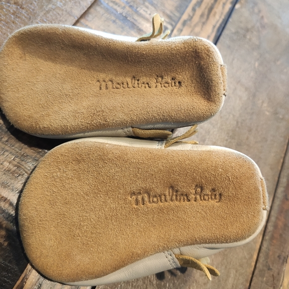 Baby slippers. Great quality.6-12 Months - Picture 2 of 4